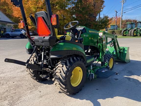 Image of John Deere 1026R equipment image 4