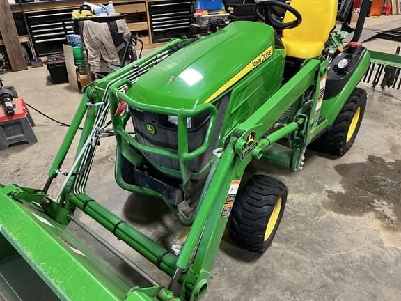 Image of John Deere 1026R equipment image 2