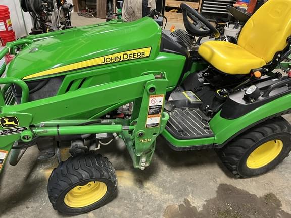 Image of John Deere 1026R equipment image 1