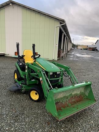 Image of John Deere 1026R equipment image 3