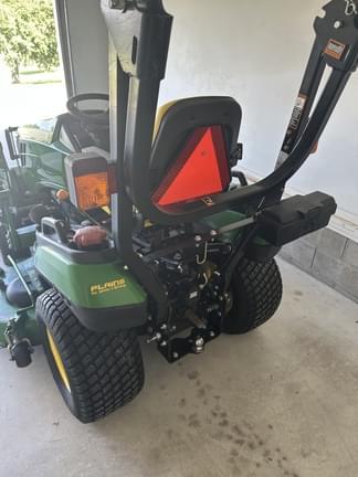 Image of John Deere 1026R equipment image 4
