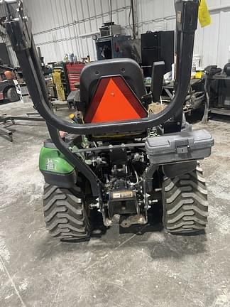 Image of John Deere 1026R equipment image 3