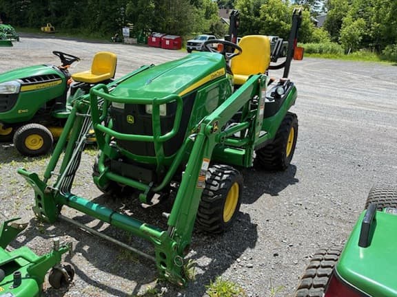 Image of John Deere 1026R equipment image 3