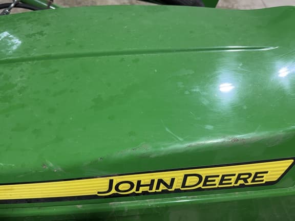 Image of John Deere 1026R equipment image 4