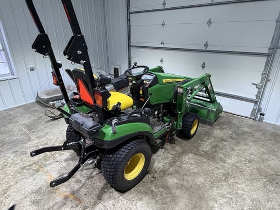 Image of John Deere 1026R equipment image 1