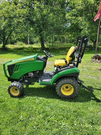 Main image John Deere 1026R