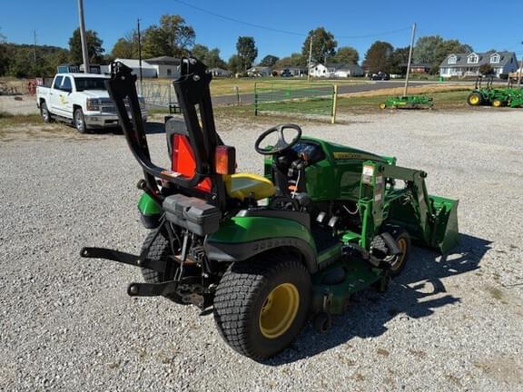 Image of John Deere 1026R equipment image 4