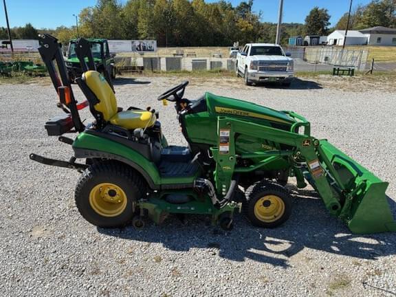 Image of John Deere 1026R equipment image 3