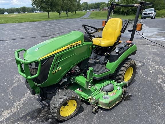 Image of John Deere 1026R equipment image 1