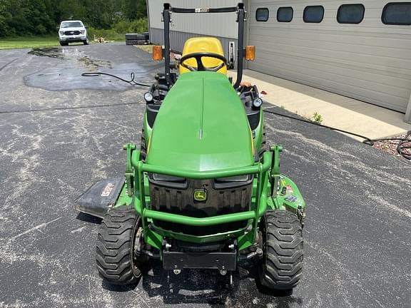 Image of John Deere 1026R equipment image 4