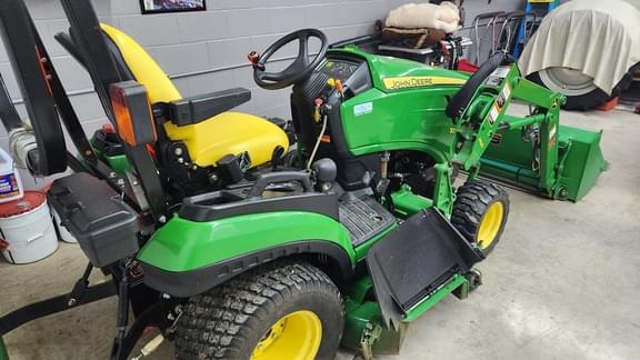 Image of John Deere 1026R equipment image 2