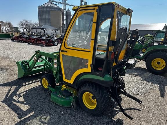 Image of John Deere 1026R equipment image 3