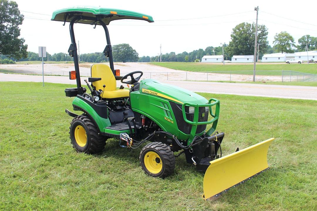Image of John Deere 1026R Primary image