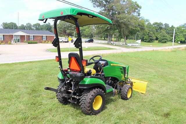 Image of John Deere 1026R equipment image 2