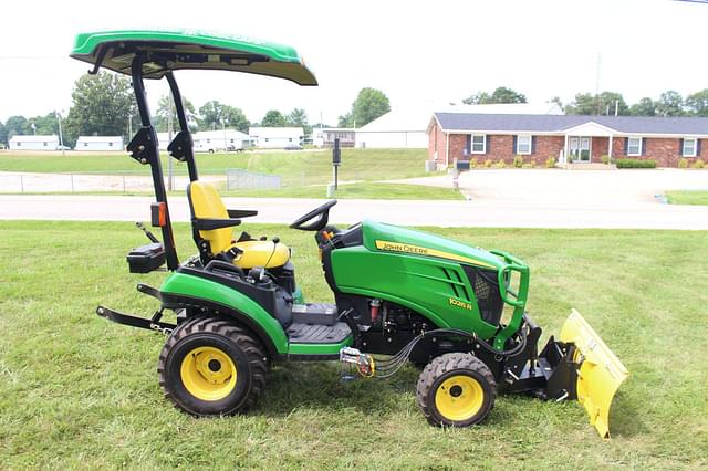 Image of John Deere 1026R equipment image 1
