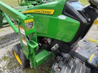 Image of John Deere 1026R equipment image 4