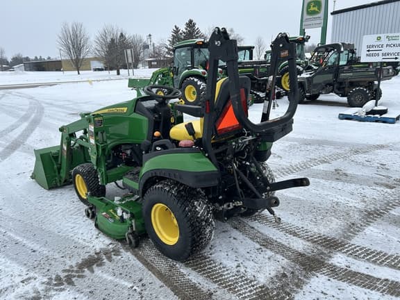 Image of John Deere 1026R equipment image 3