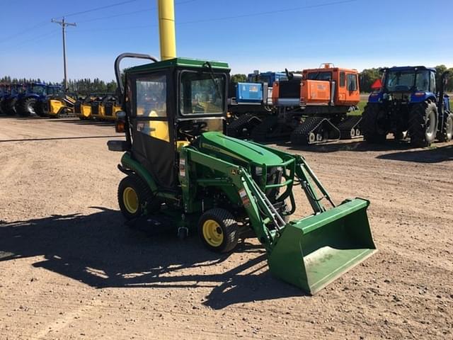 Image of John Deere 1026R equipment image 3