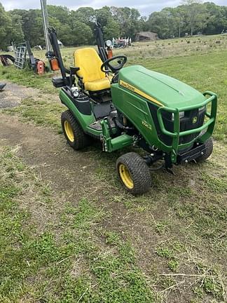 Image of John Deere 1026R equipment image 2