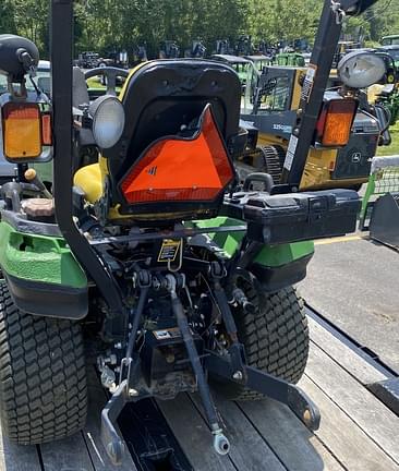 Image of John Deere 1026R equipment image 4