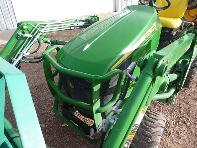 Image of John Deere 1026R equipment image 3