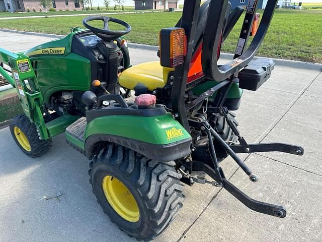 Image of John Deere 1026R equipment image 4