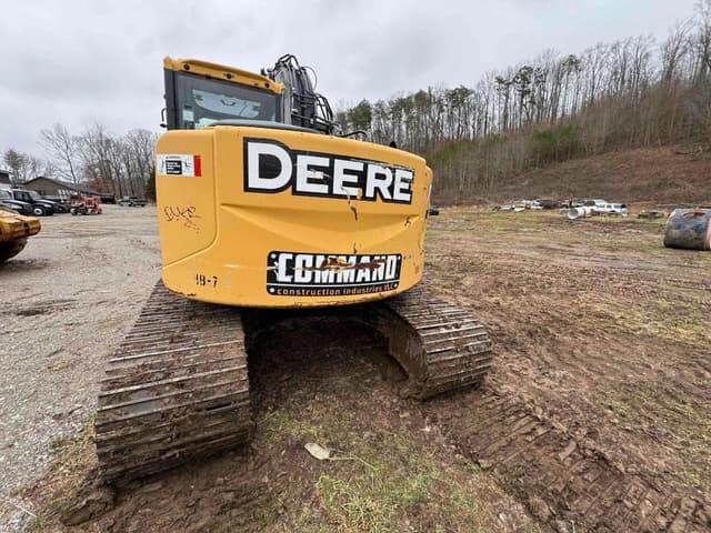 Image of John Deere 135D equipment image 3