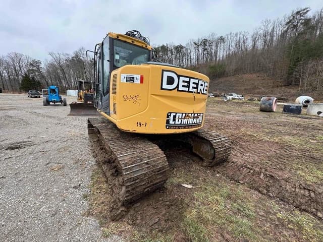 Image of John Deere 135D equipment image 2