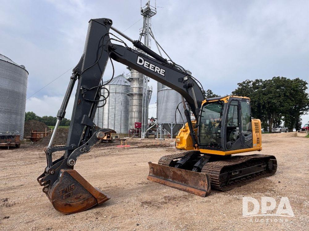 Image of John Deere 135D Primary image