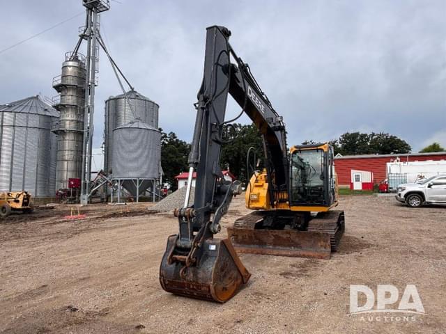 Image of John Deere 135D equipment image 2