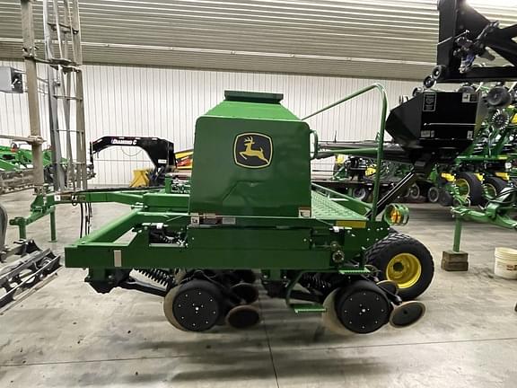 Image of John Deere 1590 equipment image 4