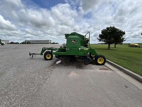 Image of John Deere 1590 Primary image