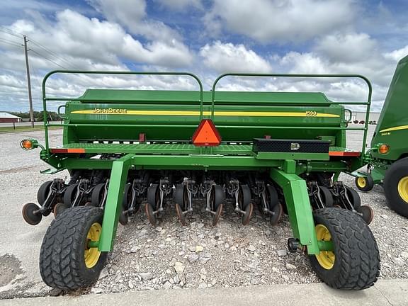 Image of John Deere 1590 equipment image 3