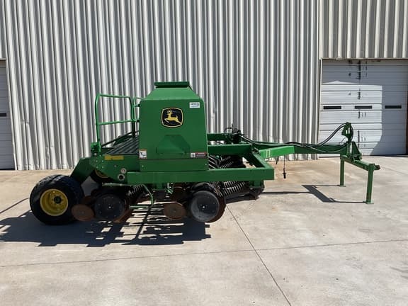 Image of John Deere 1590 equipment image 1