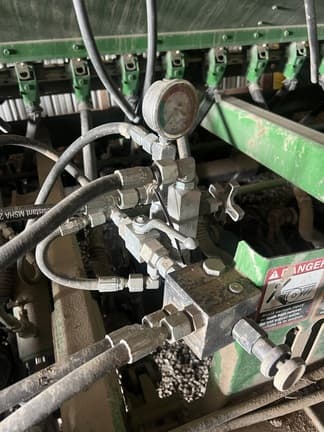 Image of John Deere 1590 equipment image 4