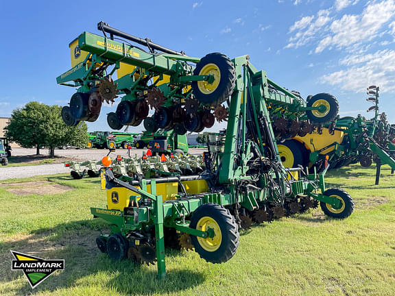 Image of John Deere 1720 equipment image 2