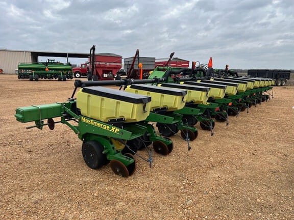 Main image John Deere 1720