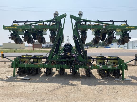 Image of John Deere 1720 equipment image 4