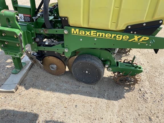 Image of John Deere 1720 equipment image 3