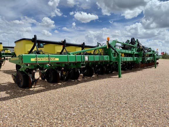 Image of John Deere 1720 equipment image 4