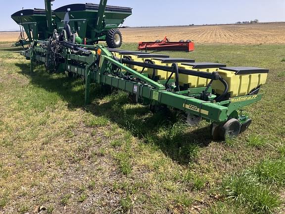 Image of John Deere 1720 equipment image 3