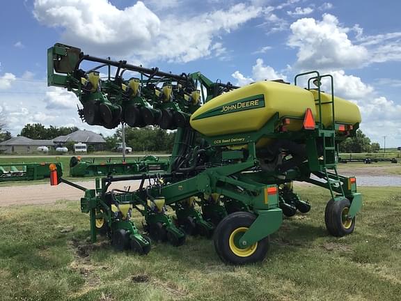 Image of John Deere 1720 Primary image