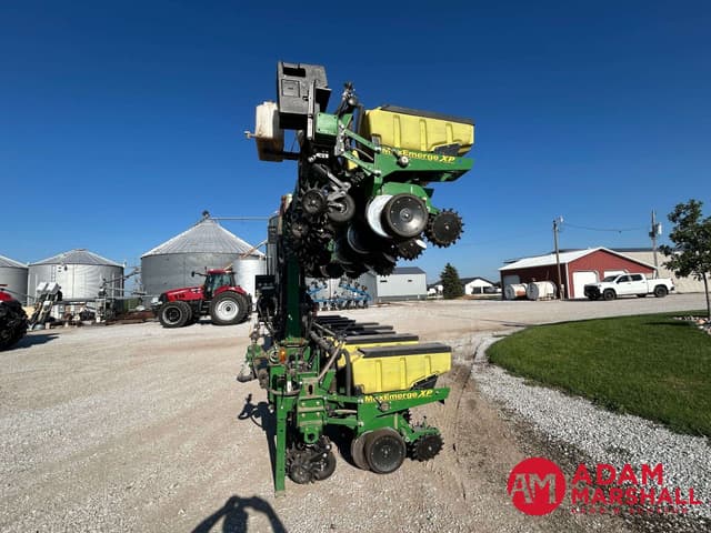 Image of John Deere 1720 equipment image 4