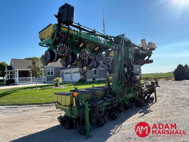 Image of John Deere 1720 equipment image 1