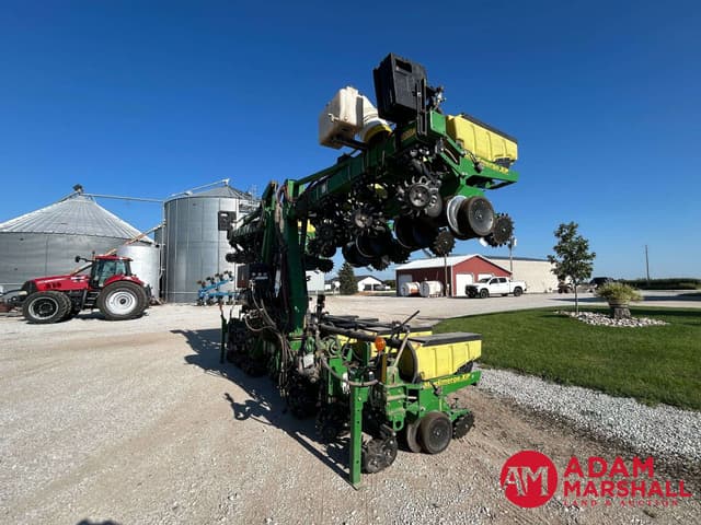 Image of John Deere 1720 equipment image 2