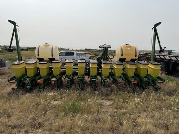 Image of John Deere 1730 Primary image