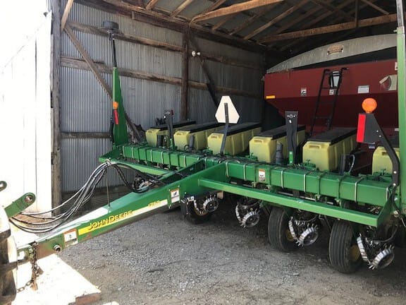 2012 John Deere 1750 Equipment Image0