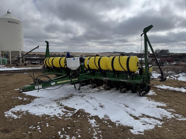 Image of John Deere 1750 equipment image 1