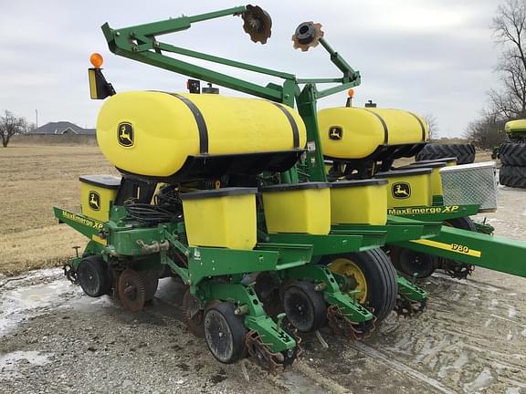 Image of John Deere 1760 equipment image 3