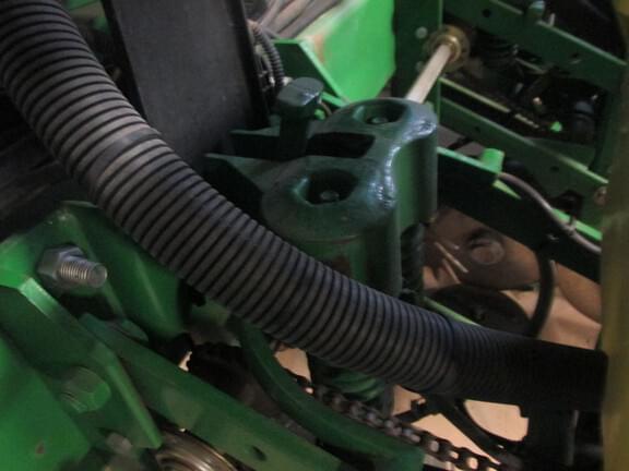 Image of John Deere 1760 equipment image 3